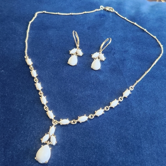 Avon Jewelry Avon Vintage 9s White Acrylic Teardrop Elegant Gold